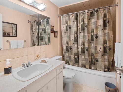 791 Gwendolynn Dr, Langford, BC - Indoor Photo Showing Bathroom