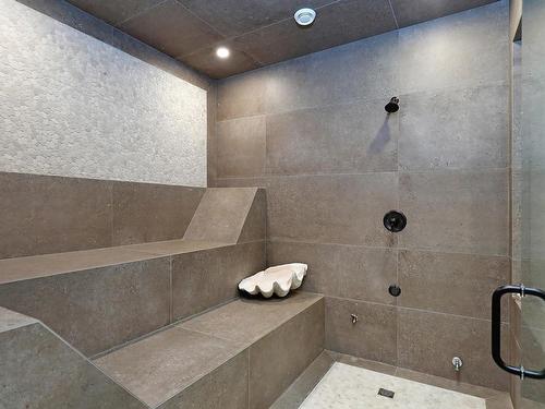 2426 Andover Rd, Nanoose Bay, BC - Indoor Photo Showing Bathroom
