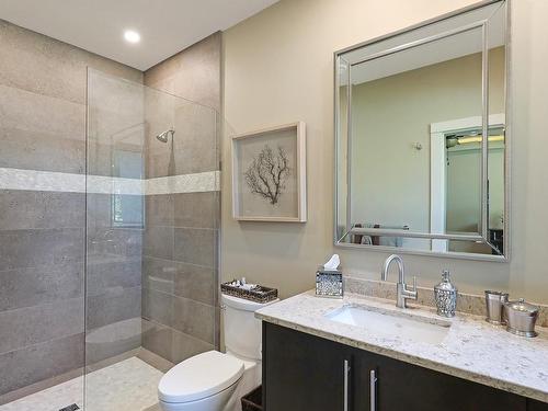 2426 Andover Rd, Nanoose Bay, BC - Indoor Photo Showing Bathroom