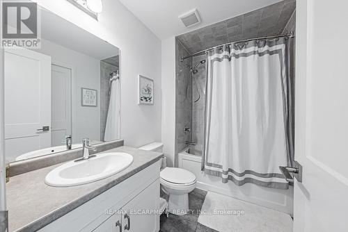 #173 -30 Times Square Blvd, Hamilton, ON - Indoor Photo Showing Bathroom