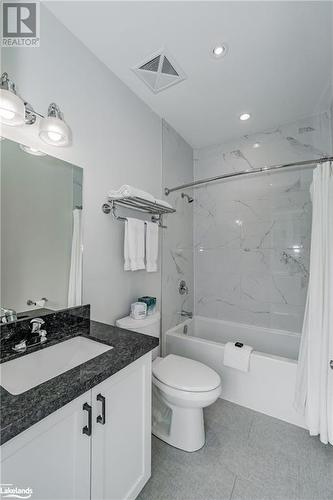 1869 Muskoka Road 118 Highway W Unit# Bhv-C101A&B, Muskoka Lakes, ON - Indoor Photo Showing Bathroom