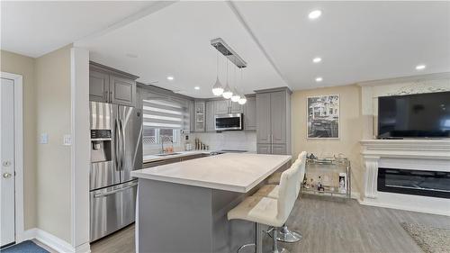 249 Highway 8, Stoney Creek, ON - Indoor Photo Showing Kitchen With Upgraded Kitchen