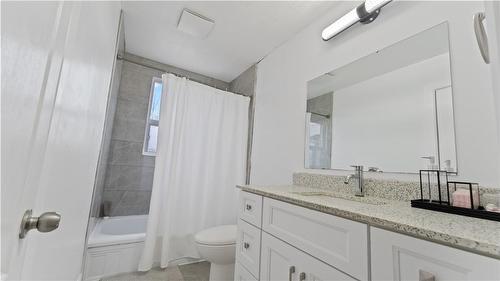 249 Highway 8, Stoney Creek, ON - Indoor Photo Showing Bathroom