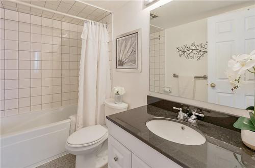 6 Village Green Boulevard|Unit #505, Stoney Creek, ON - Indoor Photo Showing Bathroom