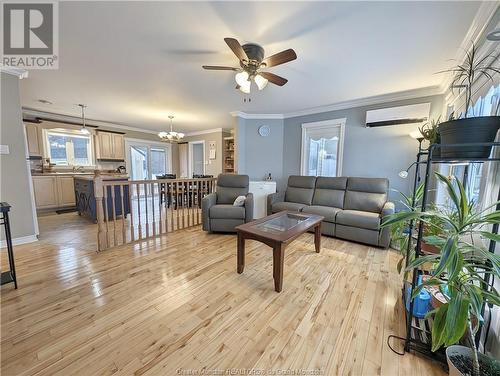 700 Isabelle, Canton Des Basques, NB - Indoor Photo Showing Living Room