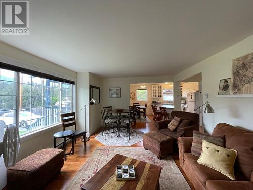 1526 Eastman Avenue, Riondel, BC - Indoor Photo Showing Living Room