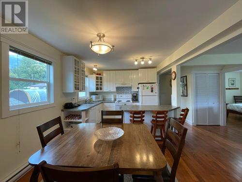 1526 Eastman Avenue, Riondel, BC - Indoor Photo Showing Dining Room