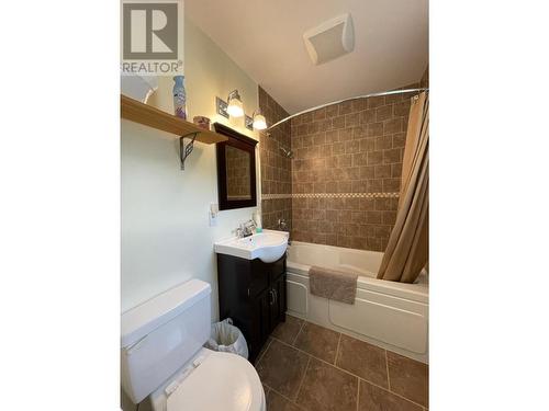 1526 Eastman Avenue, Riondel, BC - Indoor Photo Showing Bathroom