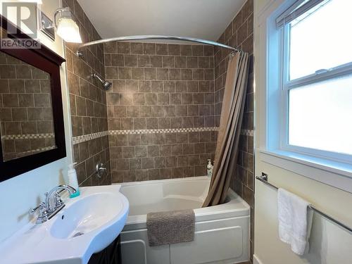 1526 Eastman Avenue, Riondel, BC - Indoor Photo Showing Bathroom