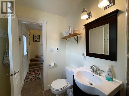 1526 Eastman Avenue, Riondel, BC - Indoor Photo Showing Bathroom