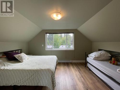 1526 Eastman Avenue, Riondel, BC - Indoor Photo Showing Bedroom