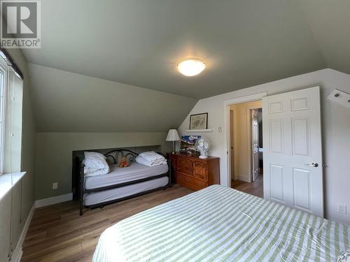 1526 Eastman Avenue, Riondel, BC - Indoor Photo Showing Bedroom