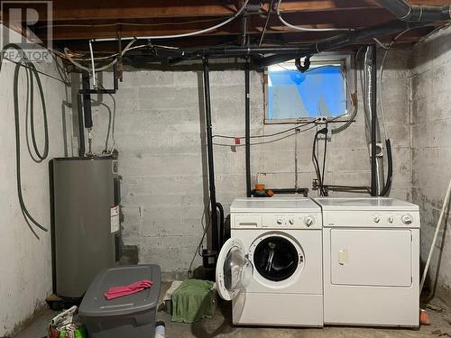 1526 Eastman Avenue, Riondel, BC - Indoor Photo Showing Laundry Room