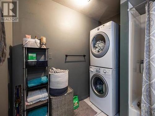 2454 Panorama Crescent, Prince George, BC - Indoor Photo Showing Laundry Room