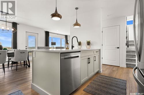 3021 Bellegarde Crescent, Regina, SK - Indoor Photo Showing Kitchen With Upgraded Kitchen