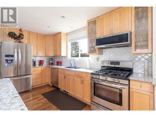 1000 Euclid Road, Kelowna, BC - Indoor Photo Showing Kitchen With Stainless Steel Kitchen