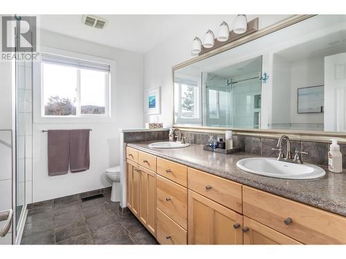 1000 Euclid Road, Kelowna, BC - Indoor Photo Showing Bathroom