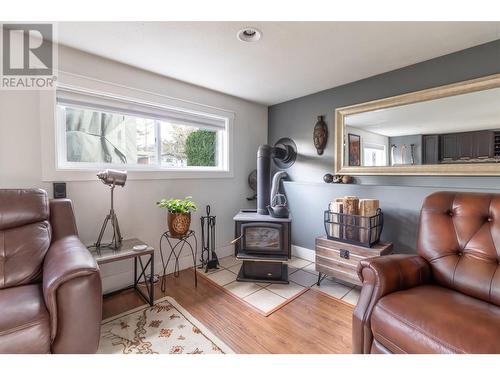 1000 Euclid Road, Kelowna, BC - Indoor With Fireplace