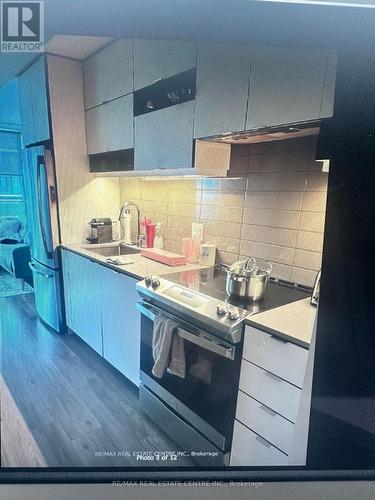 #3202 -4065 Confederation Pkwy, Mississauga, ON - Indoor Photo Showing Kitchen