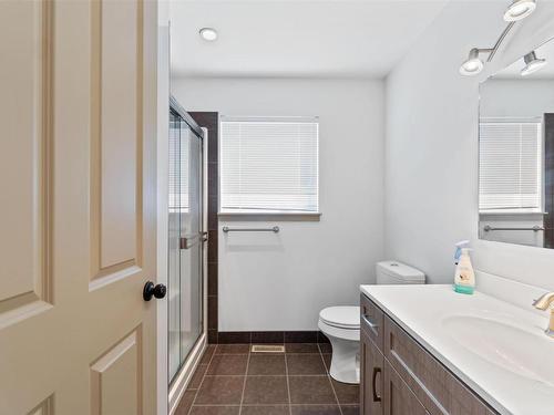 4751 75 Avenue, Salmon Arm, BC - Indoor Photo Showing Bathroom