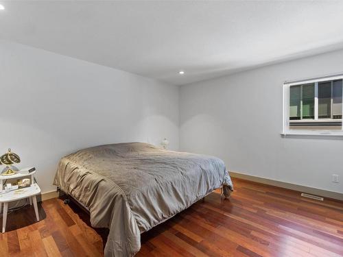 4751 75 Avenue, Salmon Arm, BC - Indoor Photo Showing Bedroom