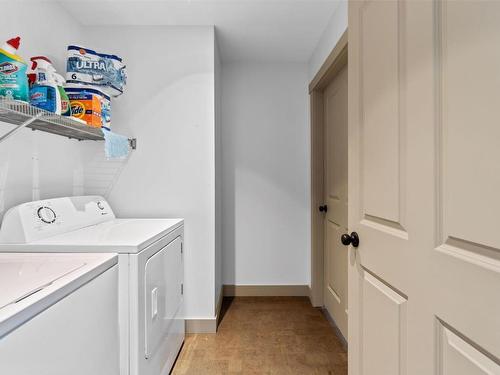 4751 75 Avenue, Salmon Arm, BC - Indoor Photo Showing Laundry Room