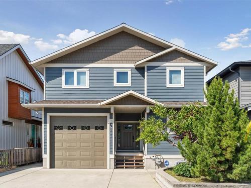 4751 75 Avenue, Salmon Arm, BC - Outdoor With Facade