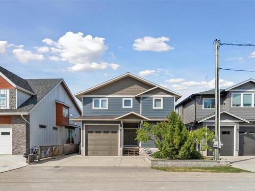 4751 75 Avenue, Salmon Arm, BC - Outdoor With Facade