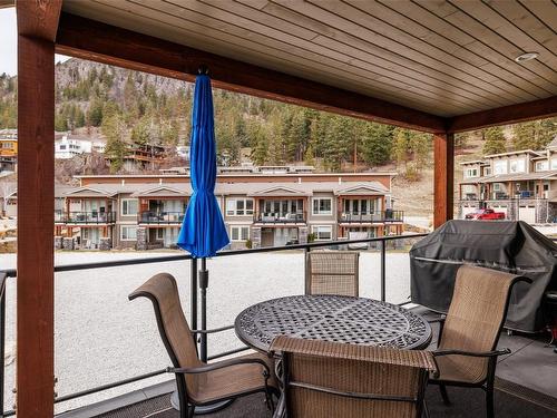 203-4000 Redstone Crescent, Peachland, BC - Outdoor With Facade