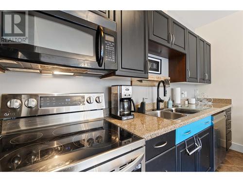 1209 Riverside Avenue Unit# B, Sicamous, BC - Indoor Photo Showing Kitchen With Double Sink