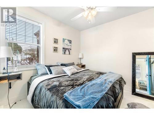 1209 Riverside Avenue Unit# B, Sicamous, BC - Indoor Photo Showing Bedroom
