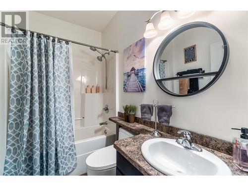 1209 Riverside Avenue Unit# B, Sicamous, BC - Indoor Photo Showing Bathroom