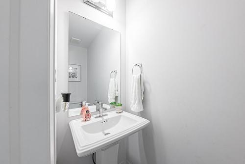 30 Times Square Boulevard|Unit #173, Hamilton, ON - Indoor Photo Showing Bathroom