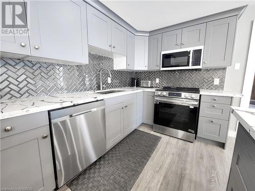 1256 Sunset Drive, South Bruce Peninsula, ON - Indoor Photo Showing Kitchen With Upgraded Kitchen
