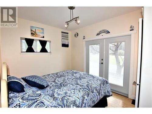 585 Nighthawk Avenue, Vernon, BC - Indoor Photo Showing Bedroom