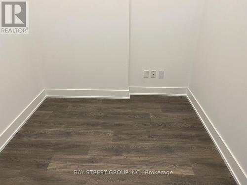 #365 -2481 Taunton Rd, Oakville, ON - Indoor Photo Showing Other Room