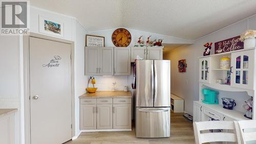 10463 103 Street, Taylor, BC - Indoor Photo Showing Kitchen