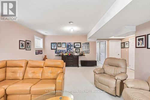 58 Waterview Rd, Wasaga Beach, ON - Indoor Photo Showing Living Room