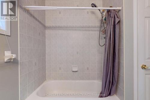 48 Patrick Drive, Barrie, ON - Indoor Photo Showing Bathroom