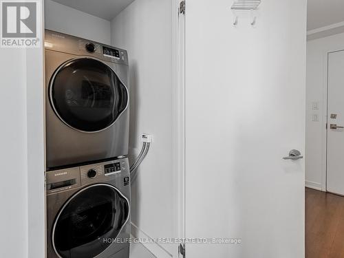 2202 - 14 York Street, Toronto, ON - Indoor Photo Showing Laundry Room