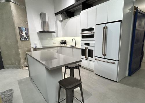 66 Bay Street S|Unit #105, Hamilton, ON - Indoor Photo Showing Kitchen With Upgraded Kitchen