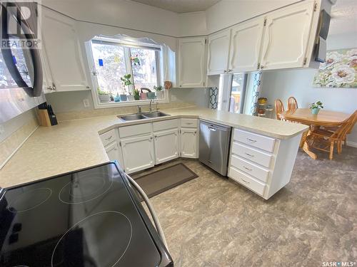 30 Sunset Drive S, Yorkton, SK - Indoor Photo Showing Kitchen With Double Sink