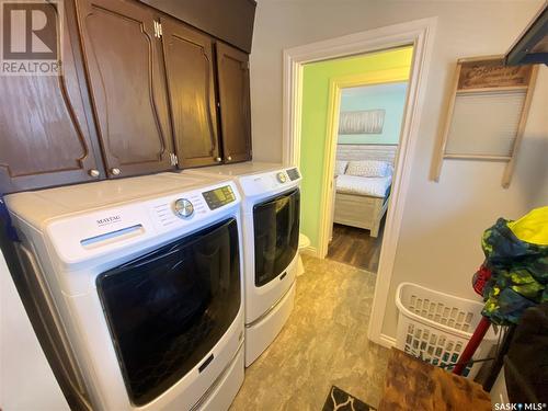 30 Sunset Drive S, Yorkton, SK - Indoor Photo Showing Laundry Room