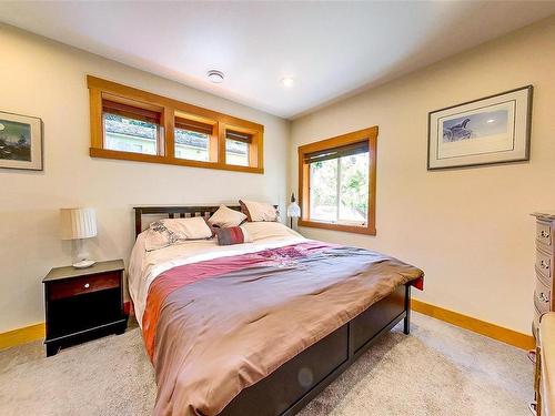 10087 Blower Rd, Port Alberni, BC - Indoor Photo Showing Bedroom