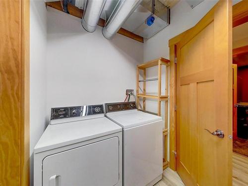 10087 Blower Rd, Port Alberni, BC - Indoor Photo Showing Laundry Room