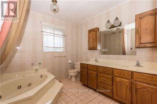 12420 Old Kennedy Rd, Caledon, ON - Indoor Photo Showing Bathroom