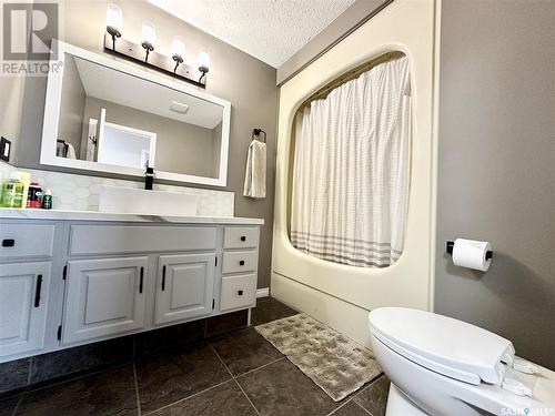 11203 Gardiner Drive, North Battleford, SK - Indoor Photo Showing Bathroom