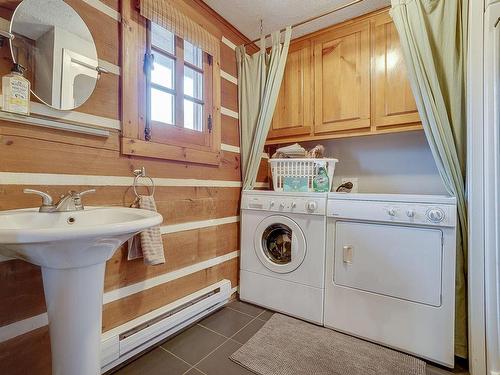 Bathroom - 2045 Route Principale, Val-Des-Monts, QC - Indoor Photo Showing Laundry Room