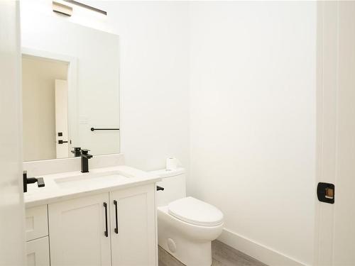 3367 Skinner Rd, Duncan, BC - Indoor Photo Showing Bathroom