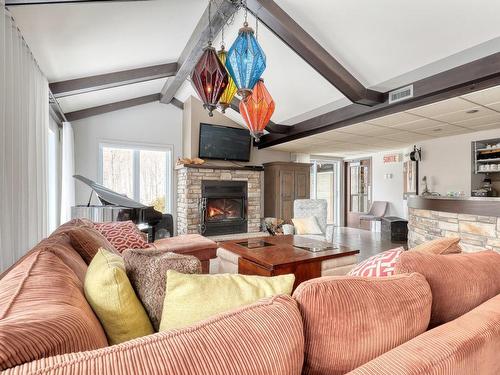 Salon - 1691 Rg Des Forges, Saint-Félix-De-Valois, QC - Indoor Photo Showing Living Room With Fireplace